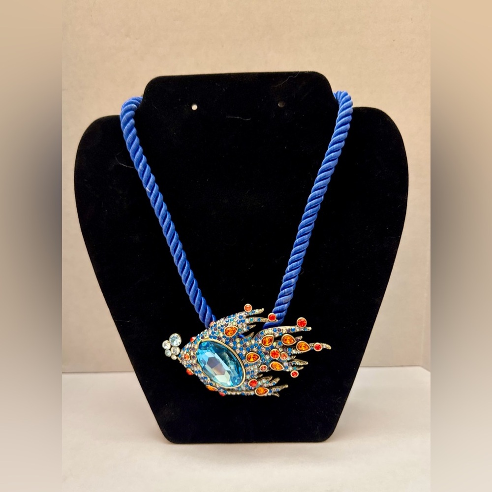 Authentic Heidi Daus “Reel Pretty” Swarovski Crystal Accented Pin/Pendant